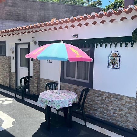 Modern Minimalist Studio With Essential Comfort Funchal  Exterior photo